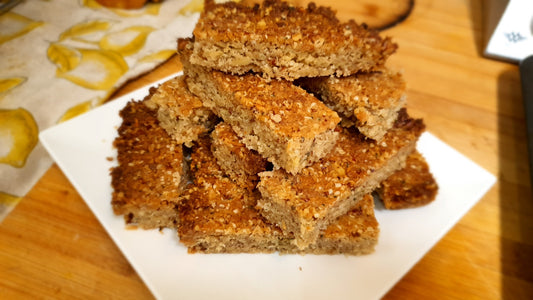 🍯 Panda Porridge Slices – Low-Carb, Gluten-Free, and Perfect for Packed Lunches